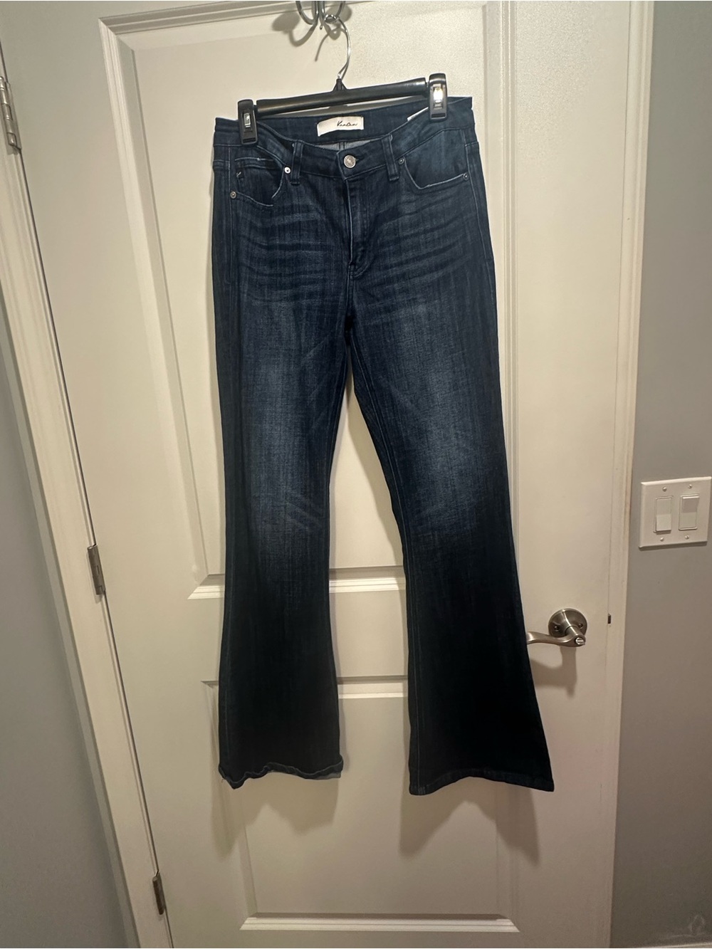 KanCan Dark Wash Flare Jeans Size 9/28 Super Stretch Like New
